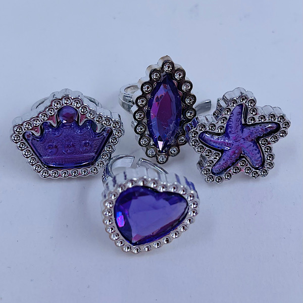 Diamantring lilla Prinsessering udklædning Små gaver ring.dk Diamantring lilla Prinsessering udklædning Små gaver ring.dk