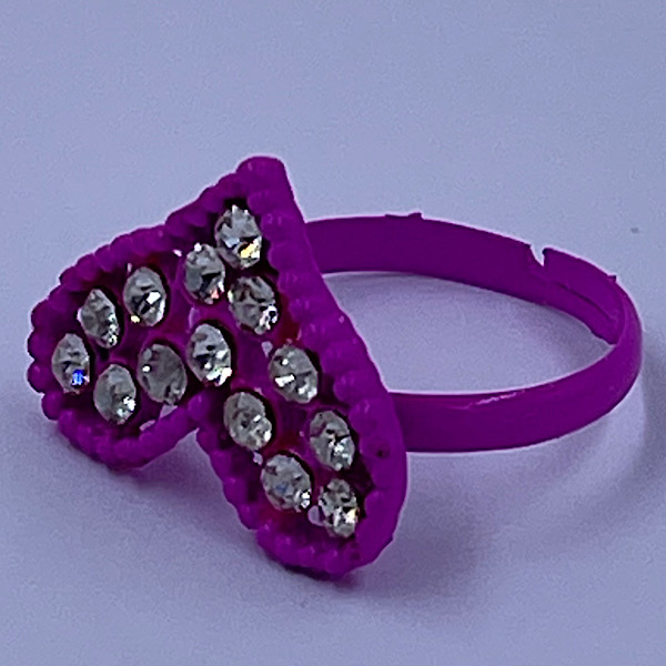Hjertering med mange diamanter Justerbar lakeret ring Børnering Pink ring med diamantsten Hjertering med mange diamanter Justerbar lakeret ring Børnering Pink ring med diamantsten